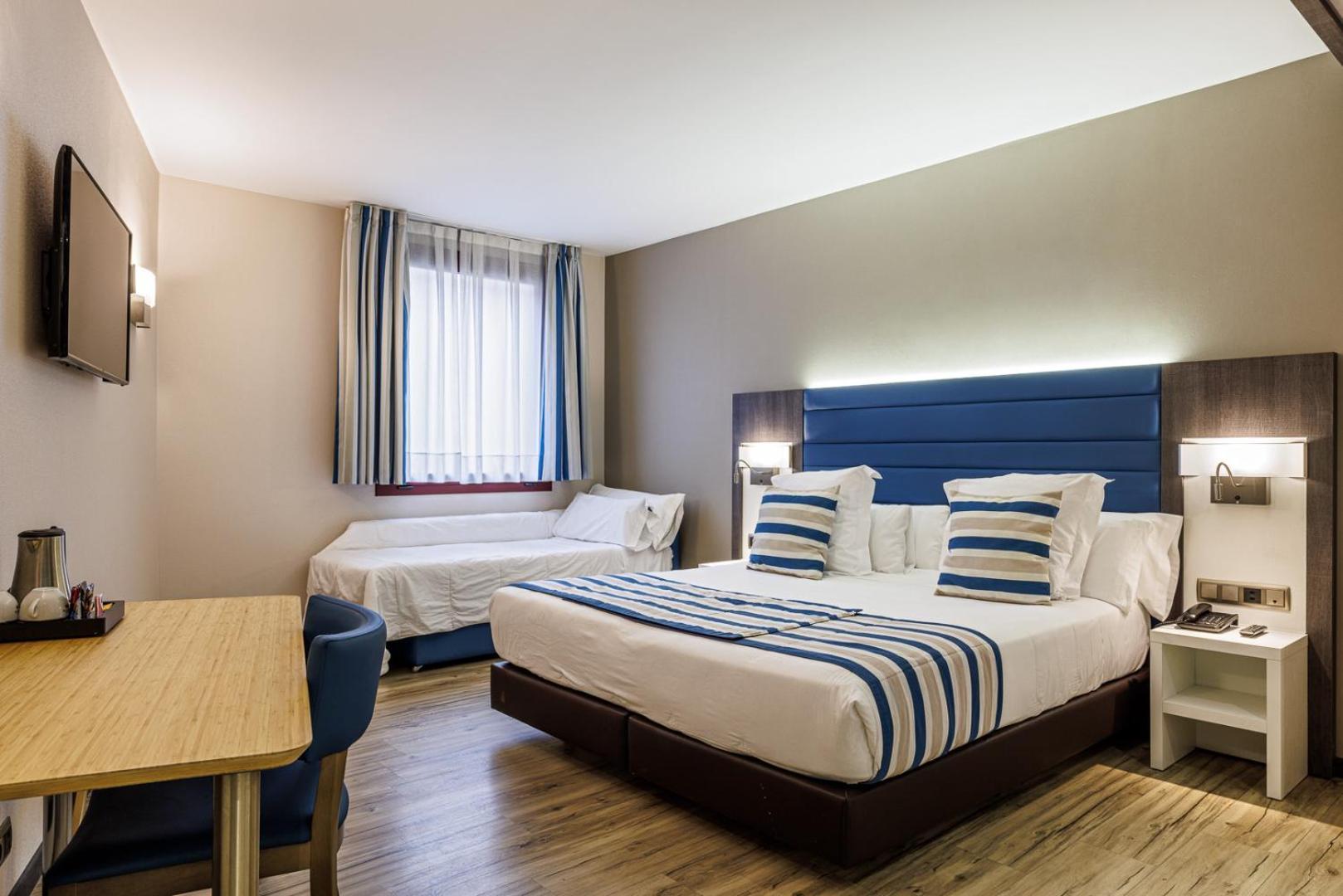Hotel Ronda Lesseps Barcelona Zimmer foto