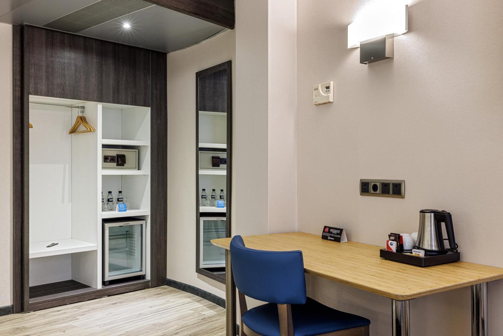 Hotel Ronda Lesseps Barcelona Zimmer foto